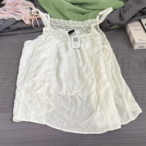 Torrid White Lace Trim Tank Top - Picture 1 of 1